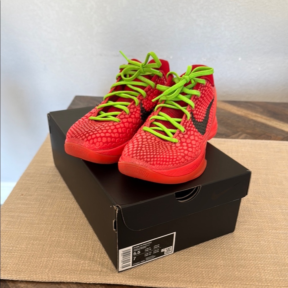Kobe 6 Reverse Grinch